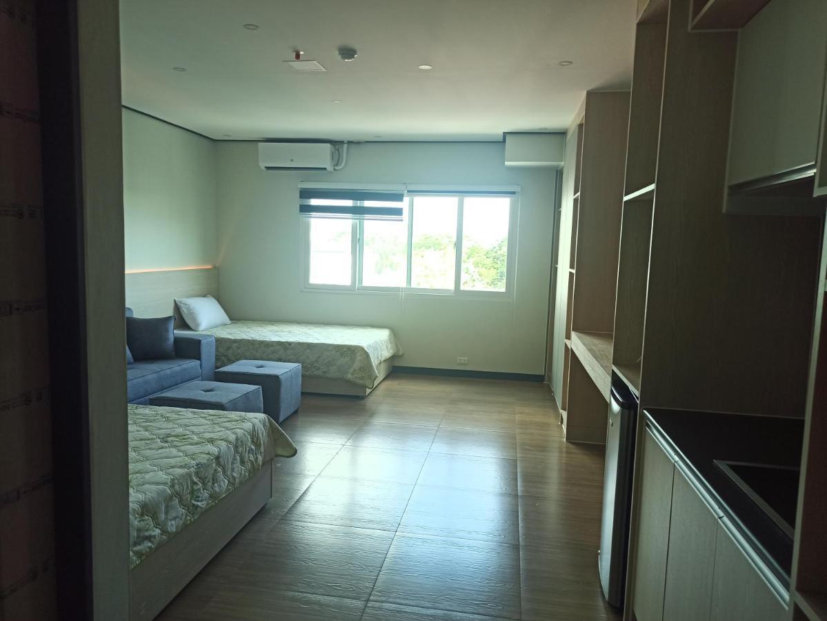 Emmaus Condotel 安吉利斯 外观 照片