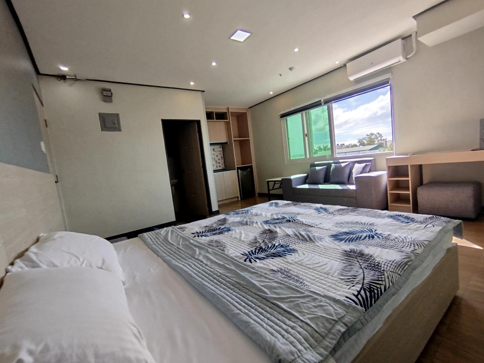 Emmaus Condotel 安吉利斯 外观 照片