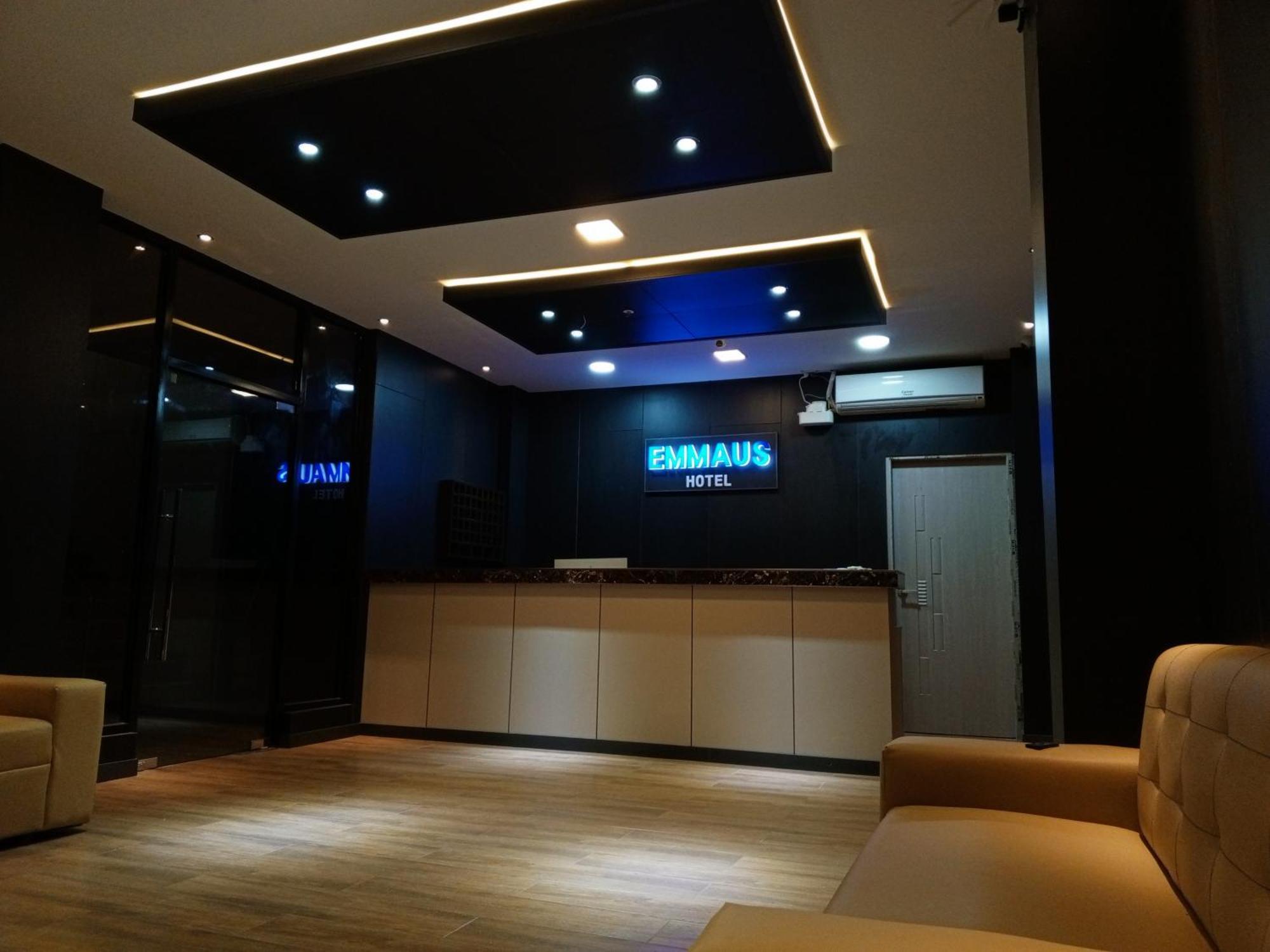 Emmaus Condotel 安吉利斯 外观 照片