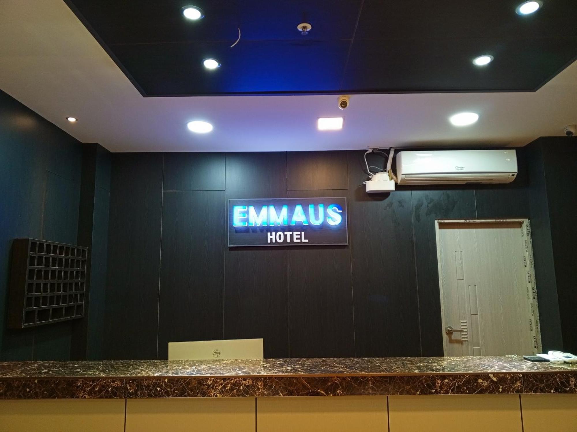 Emmaus Condotel 安吉利斯 外观 照片