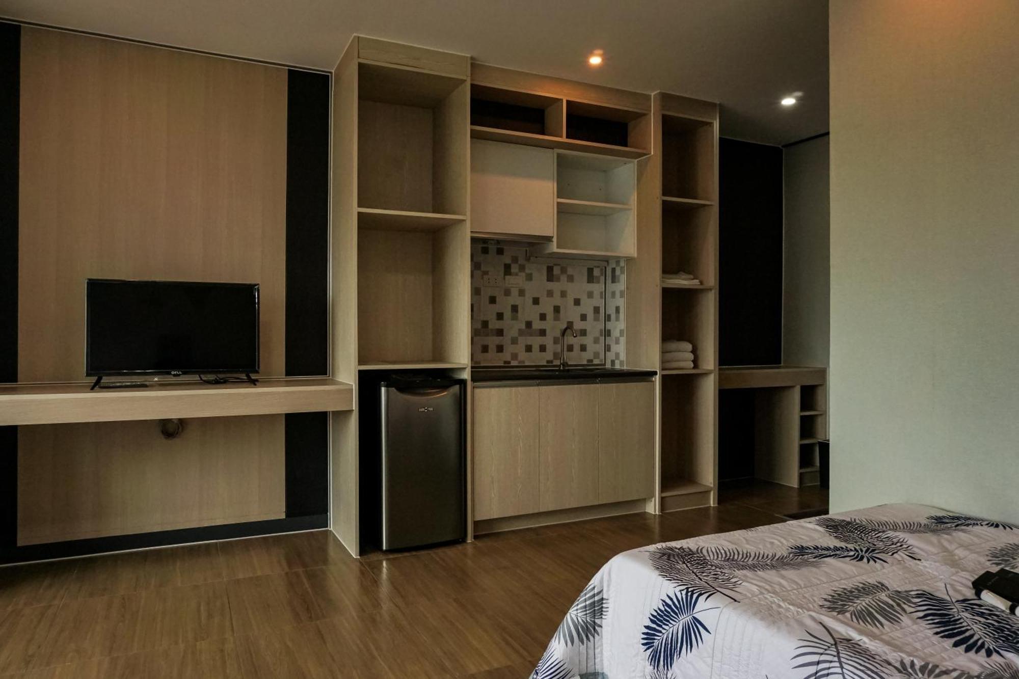 Emmaus Condotel 安吉利斯 外观 照片