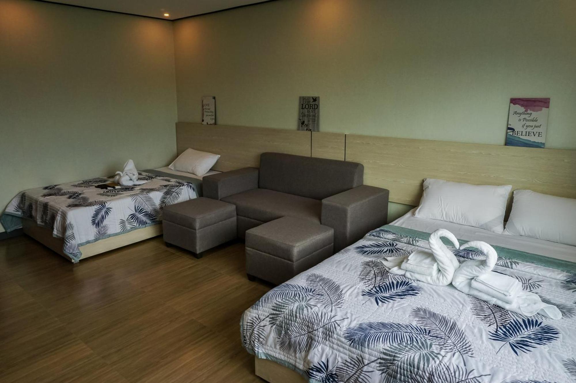Emmaus Condotel 安吉利斯 外观 照片
